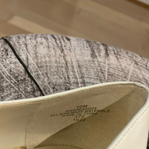 EUC Nine West White Ballet Flats with Pointed Toe - Picture 5 of 9